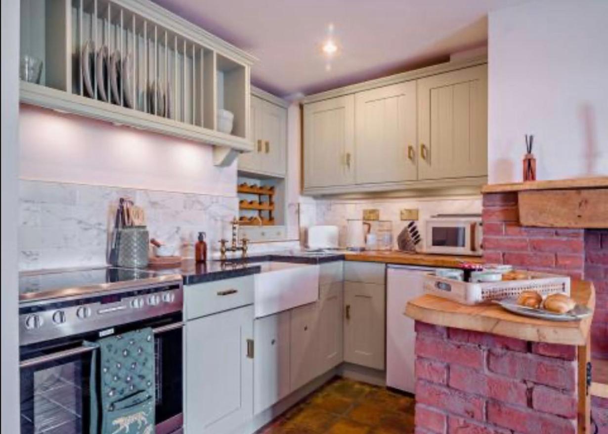 Carpenters Cottage Quirky Home Seaside Town Minehead Exterior foto